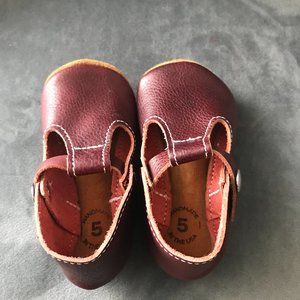 Mon Petit Cranberry size 5 soft soled shoes